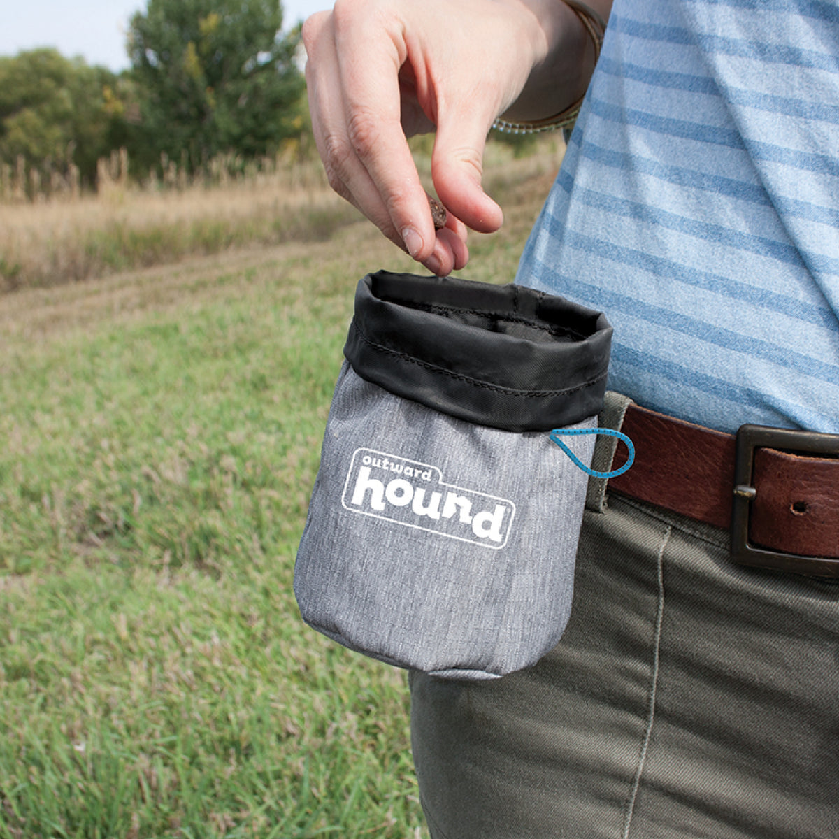 Outward Hound Treat Tote Hands-Free Dog Training Pouch